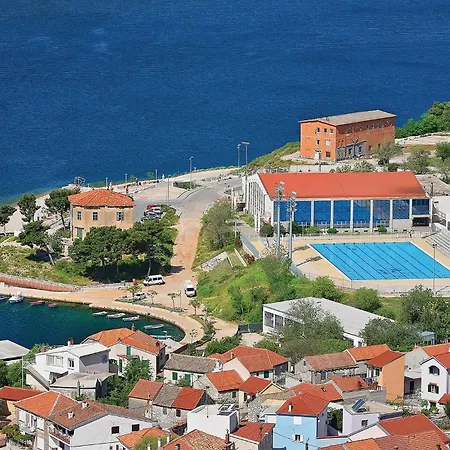 Amazing In With Private Swimming Pool, Be Inside Or Outside Nyaraló *